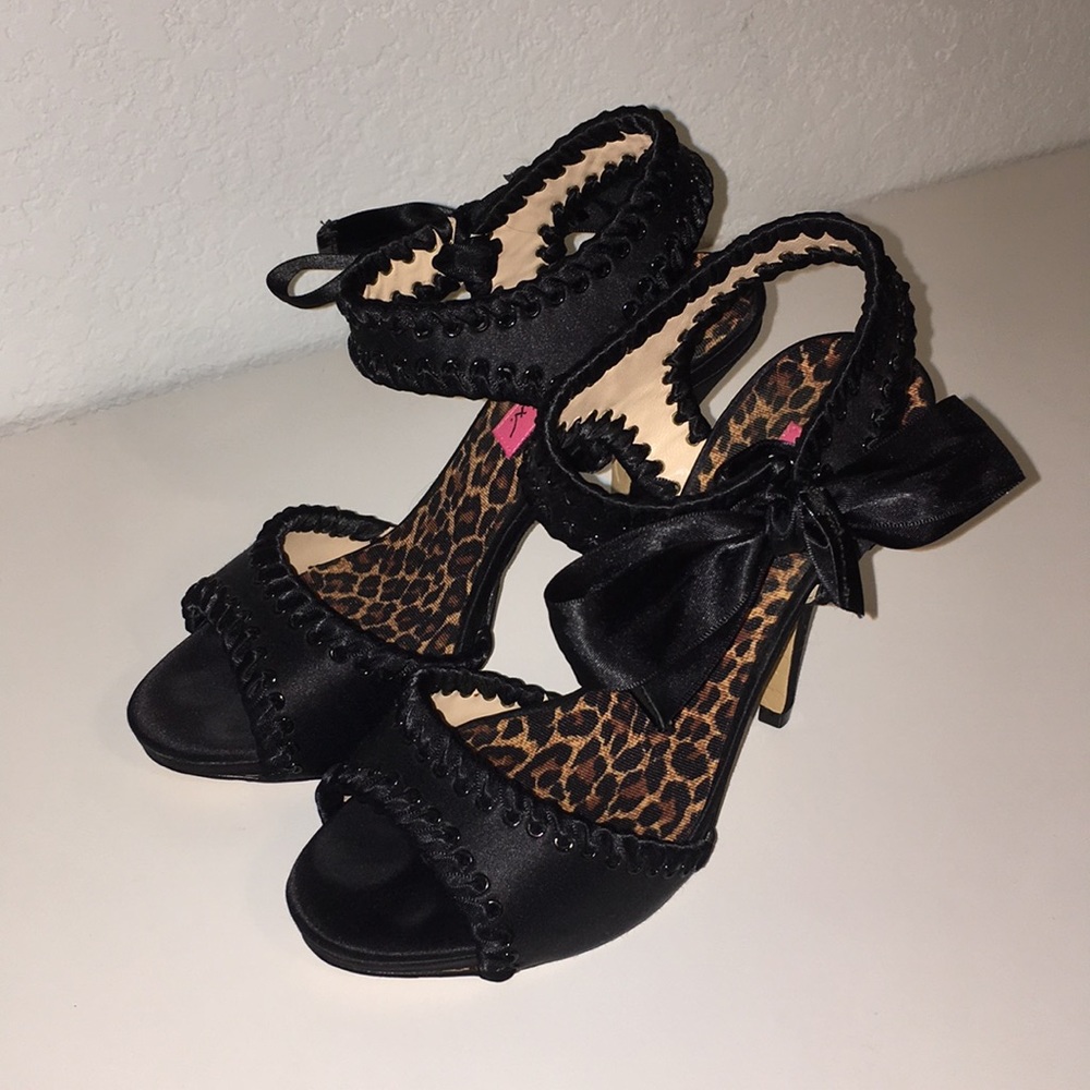 Betsy Johnson Black Satin Heels